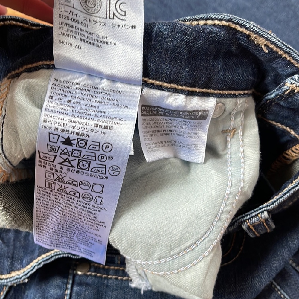 Levi’s | Mid Rise Skinny - Picture 6 of 9